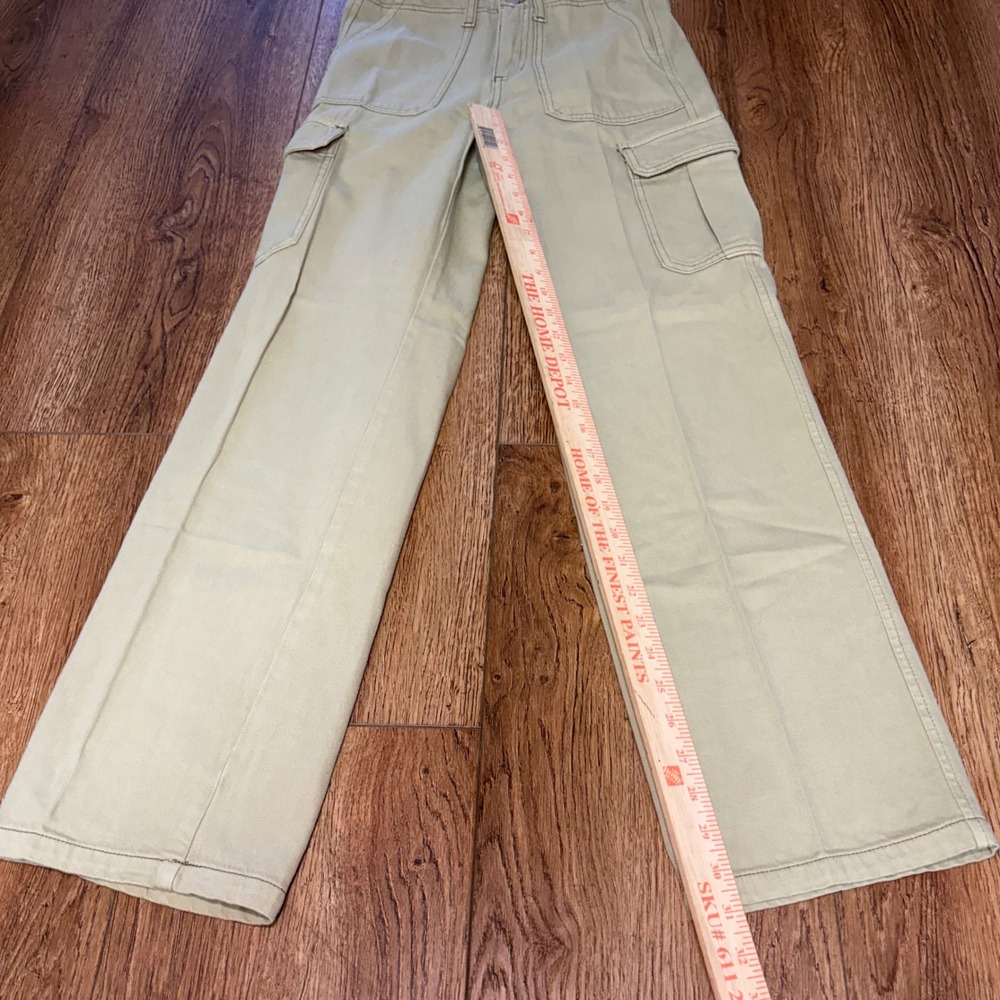 Altar'd State Khaki Green Cargo Pants High Rise Relaxed Utility Women's Size 25 - Picture 3 of 9